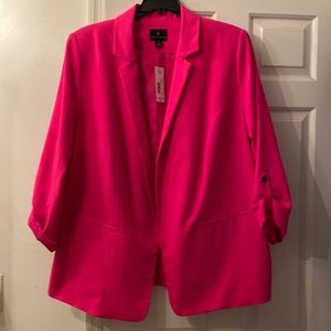 Beautiful spring jacket. New with tags. Worthington